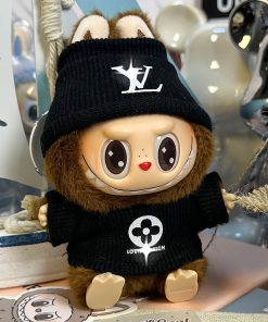 V-family black outfit (hat + sweater)